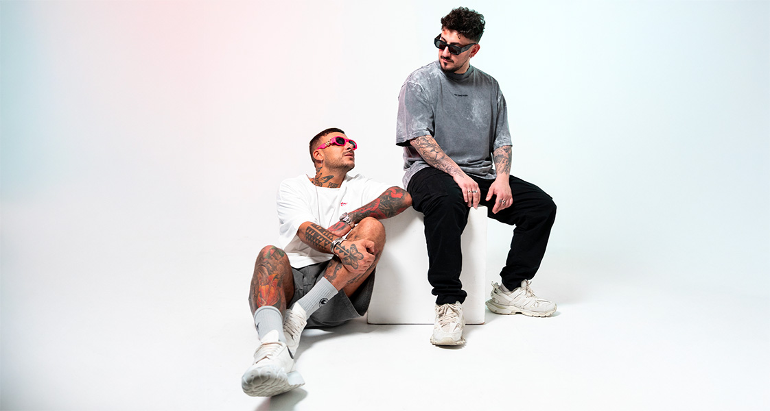 Joezi & Tayllor